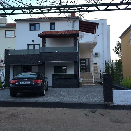 Vila Nera شقة